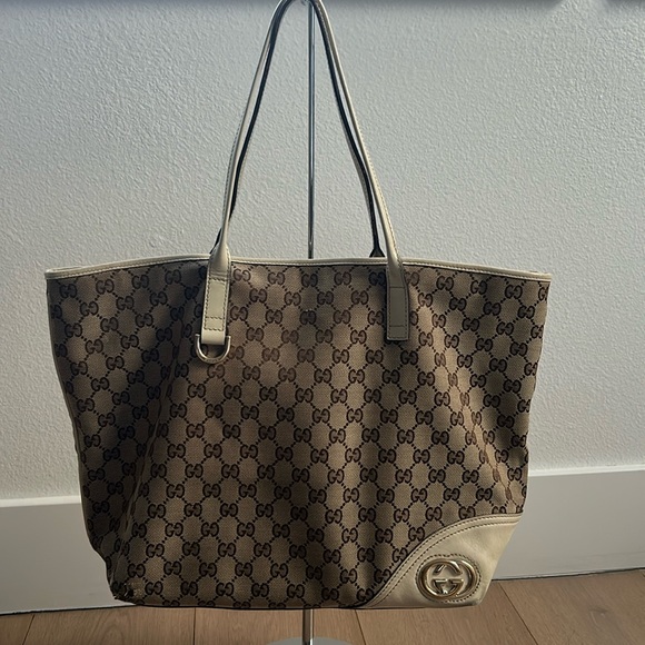 Gucci Handbags - Gucci tote bag